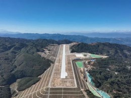 云南鳳慶通用機場(chǎng)建設工程項目土石方、地基處理及排水工程施工